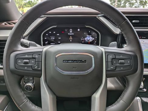 Used 2023 GMC Sierra 1500 Denali w/ Denali Reserve Package AWD/4WD image 22