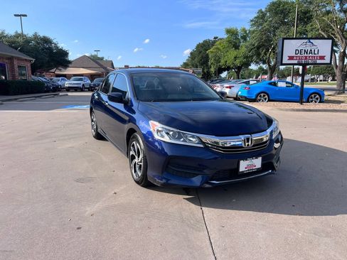 Used 2017 Honda Accord LX image 2