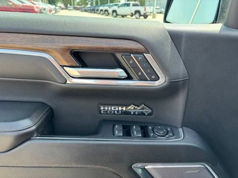 Certified 2023 Chevrolet Silverado 1500 High Country w/ High Country Premium Package AWD/4WD image 20