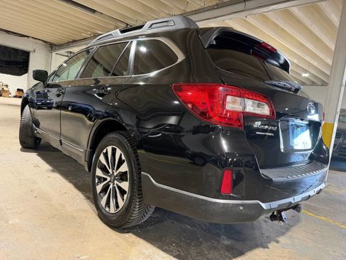 Used 2017 Subaru Outback 2.5i Limited AWD/4WD image 4
