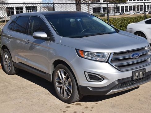 Used 2017 Ford Edge Titanium w/ Equipment Group 301A image 4