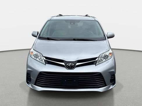 Used 2018 Toyota Sienna LE FWD image 8