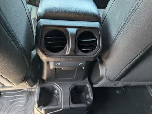 Used 2022 Jeep Wrangler Unlimited Sport AWD/4WD image 18