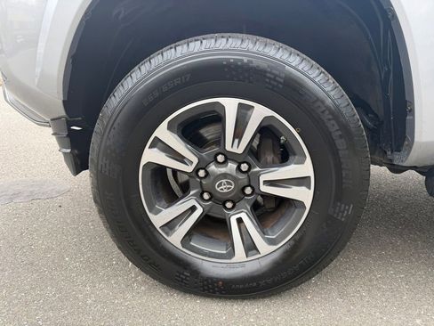 Used 2016 Toyota Tacoma TRD Sport w/ Exterior Package image 34