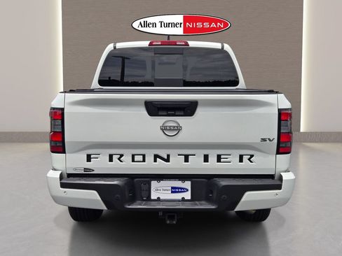 Used 2024 Nissan Frontier SV w/ SV Convenience Package RWD image 9