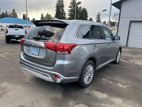 Used 2022 Mitsubishi Outlander LE image 9