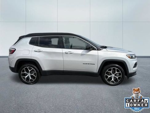 Used 2024 Jeep Compass Limited AWD/4WD image 2