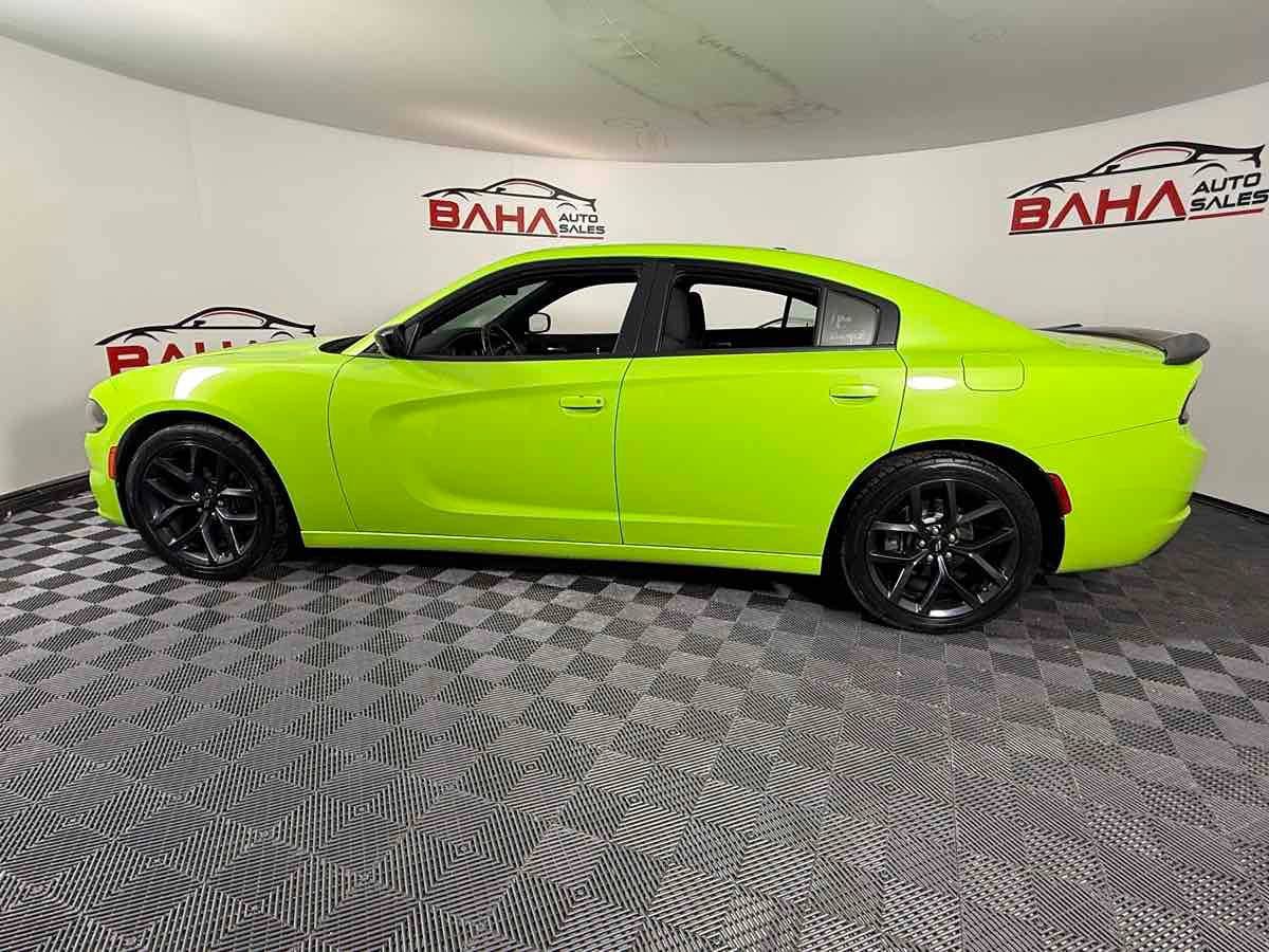 Used 2019 Dodge Charger SXT w/ Blacktop Package RWD image 7