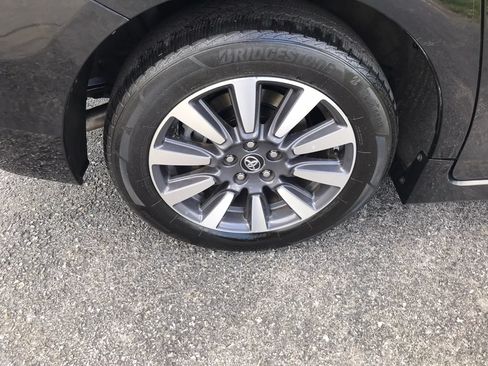 Used 2019 Toyota Sienna XLE AWD/4WD image 42