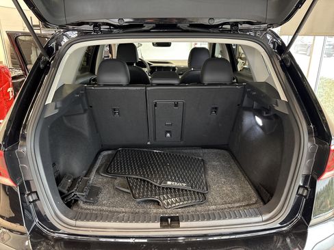 Used 2024 Volkswagen Taos SEL image 15