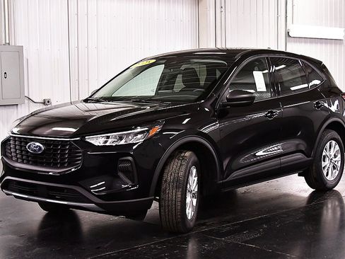 New 2025 Ford Escape Active w/ Cold Weather Package image 3