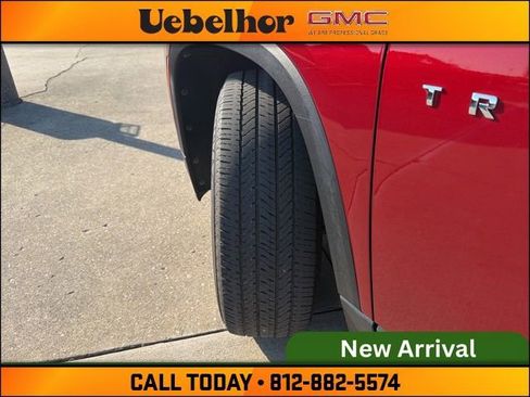 Used 2023 Chevrolet Traverse LT image 25