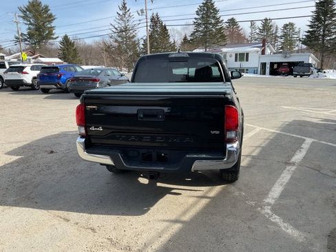 Used 2019 Toyota Tacoma SR5 AWD/4WD image 8