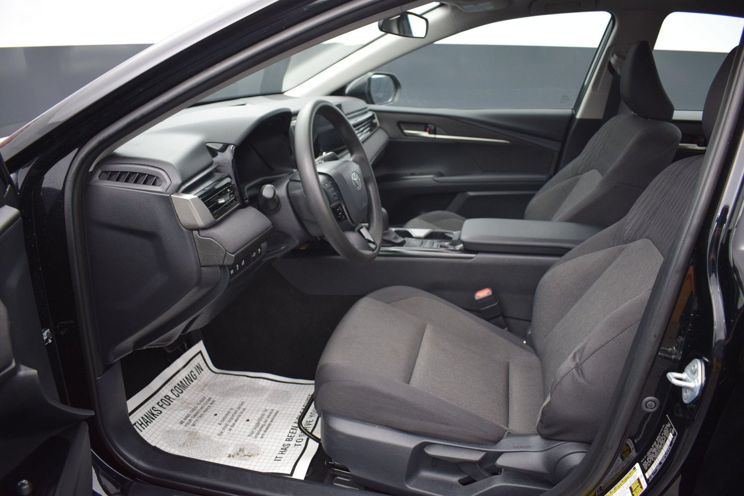 Used 2025 Toyota Camry LE FWD image 13