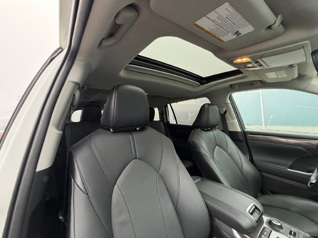 Used 2021 Toyota Highlander Limited AWD/4WD image 27