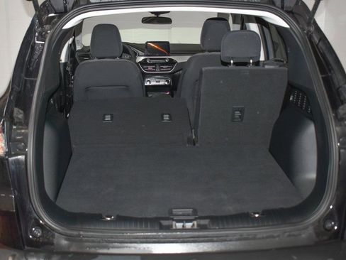 Used 2022 Ford Escape SE w/ SE Sport Appearance Package image 25