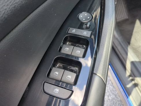 Used 2023 Kia Sportage EX FWD image 19
