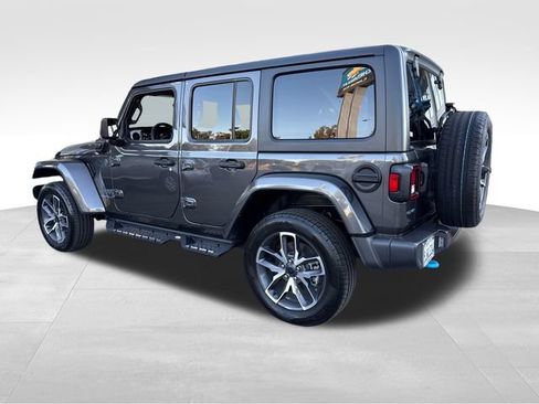 Used 2024 Jeep Wrangler Unlimited AWD/4WD image 3