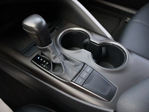 Used 2023 Toyota Camry SE FWD image 18