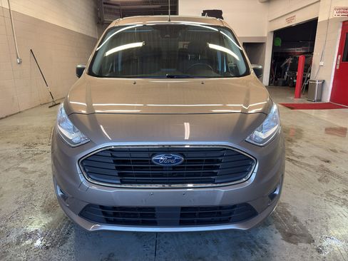 Used 2019 Ford Transit Connect XLT image 2