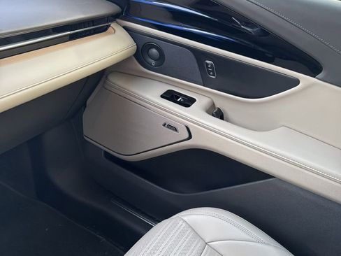 Used 2024 Lincoln Nautilus Reserve w/ Equipment Group 202A image 16