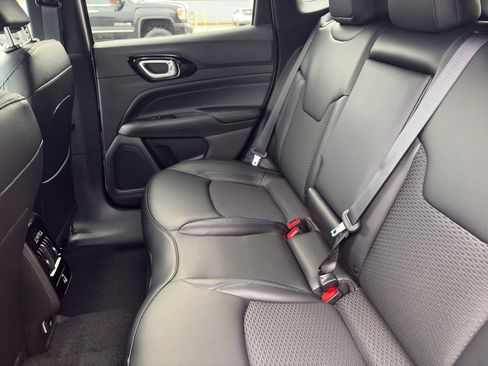 New 2026 Jeep Compass Latitude image 17