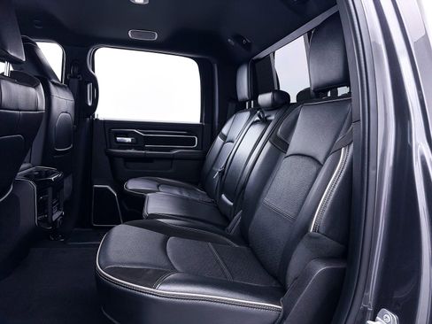 Used 2022 RAM 2500 Laramie w/ Night Edition AWD/4WD image 38