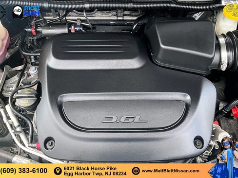 Used 2024 Chrysler Pacifica Touring-L FWD image 31