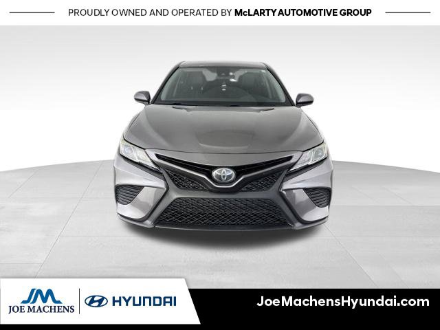 Used 2020 Toyota Camry SE FWD image 2