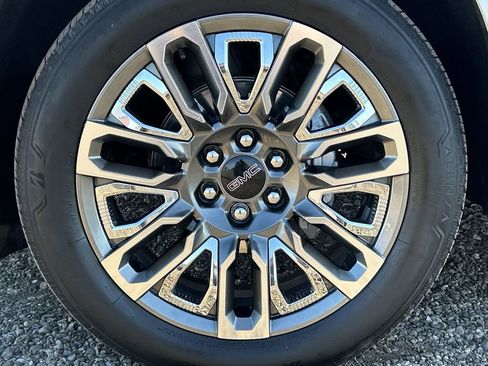 Used 2024 GMC Yukon XL Denali Ultimate image 34