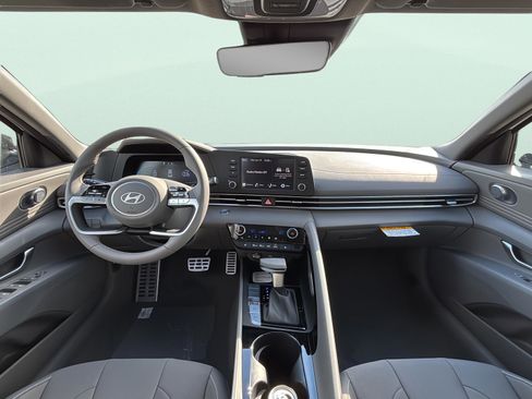 New 2026 Hyundai Elantra SEL Sport FWD image 9
