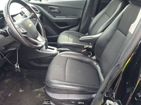 Used 2022 Chevrolet Trax LT w/ Driver Confidence Package AWD/4WD image 5