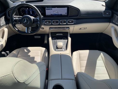 Used 2024 Mercedes-Benz GLS 450 4MATIC image 16