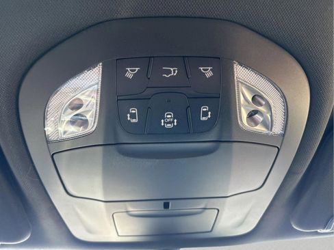 New 2026 Chrysler Pacifica Select image 21