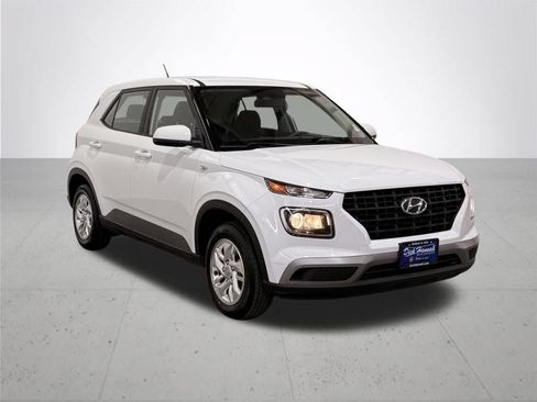 Used 2023 Hyundai Venue SE FWD image 8