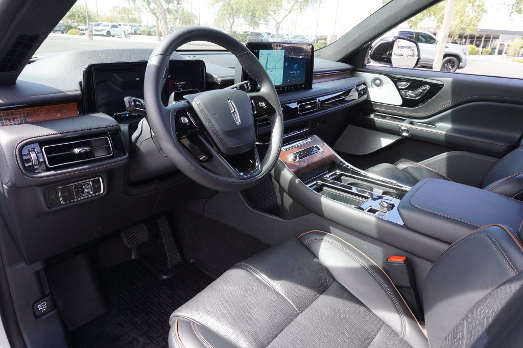 Used 2026 Lincoln Aviator Black Label w/ Jet Appearance Package AWD/4WD image 19