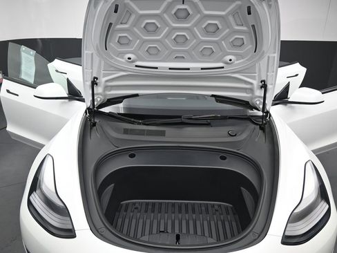 Used 2023 Tesla Model 3 Standard Range RWD image 40