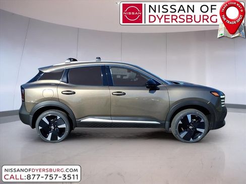 New 2026 Nissan Kicks SR FWD image 2