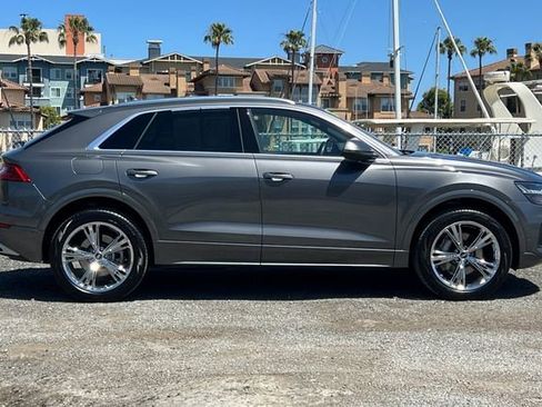 Used 2023 Audi Q8 Premium Plus w/ Premium Plus Package AWD/4WD image 3