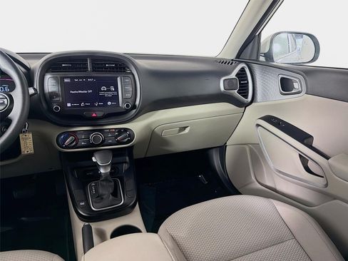 Certified 2025 Kia Soul LX w/ LX Technology Package FWD image 22
