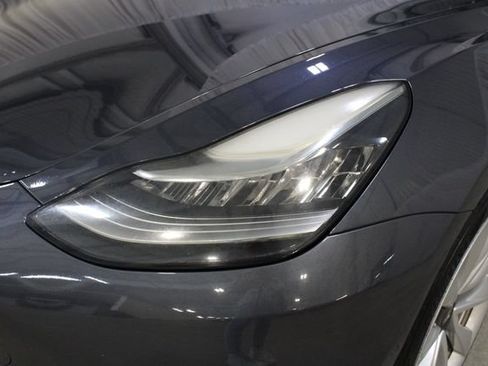 Used 2018 Tesla Model 3 Long Range RWD image 33