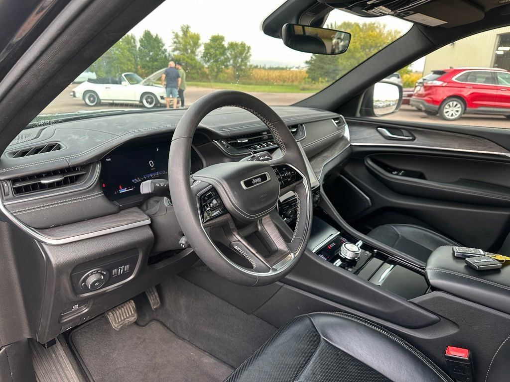 Used 2023 Jeep Grand Cherokee L Overland AWD/4WD image 13