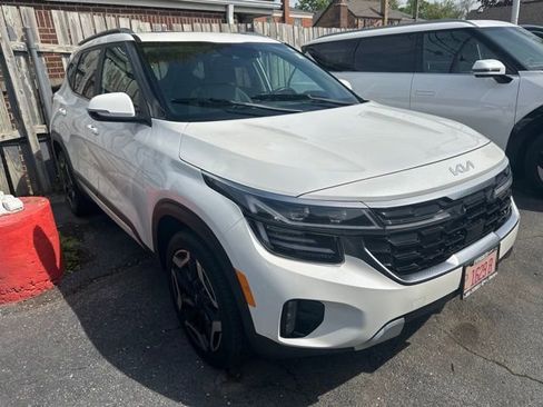 Used 2024 Kia Seltos SX w/ SX Sunroof Package image 3