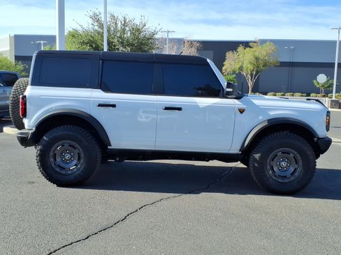 Used 2024 Ford Bronco Badlands AWD/4WD image 6