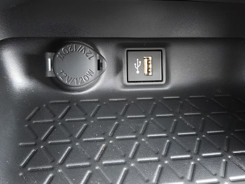 Used 2024 Toyota RAV4 LE image 31