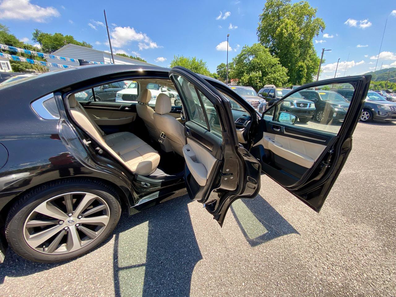 Used 2018 Subaru Legacy 3.6R Limited AWD/4WD image 11