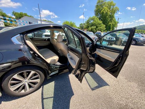 Used 2018 Subaru Legacy 3.6R Limited AWD/4WD image 11