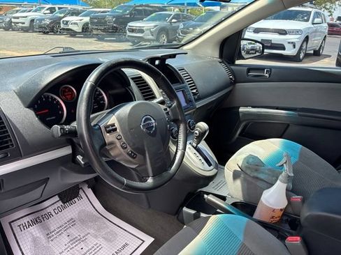 Used 2012 Nissan Sentra 2.0 SR w/ Special Edition Pkg FWD image 9