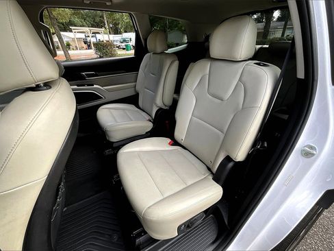 Used 2022 Kia Telluride S image 19