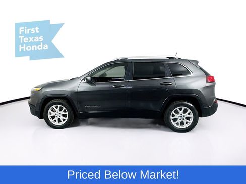 Used 2016 Jeep Cherokee Latitude w/ Safety/Convenience Group image 4